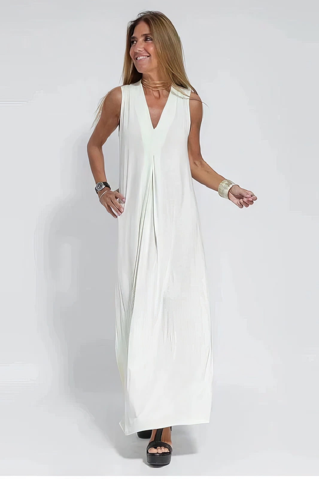 Vivienne | Elegant Flowing Maxi Dress